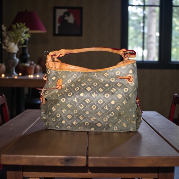 Dooney & Bourke Stylish Monogram Handbag NWOT - Picture 3 of 10